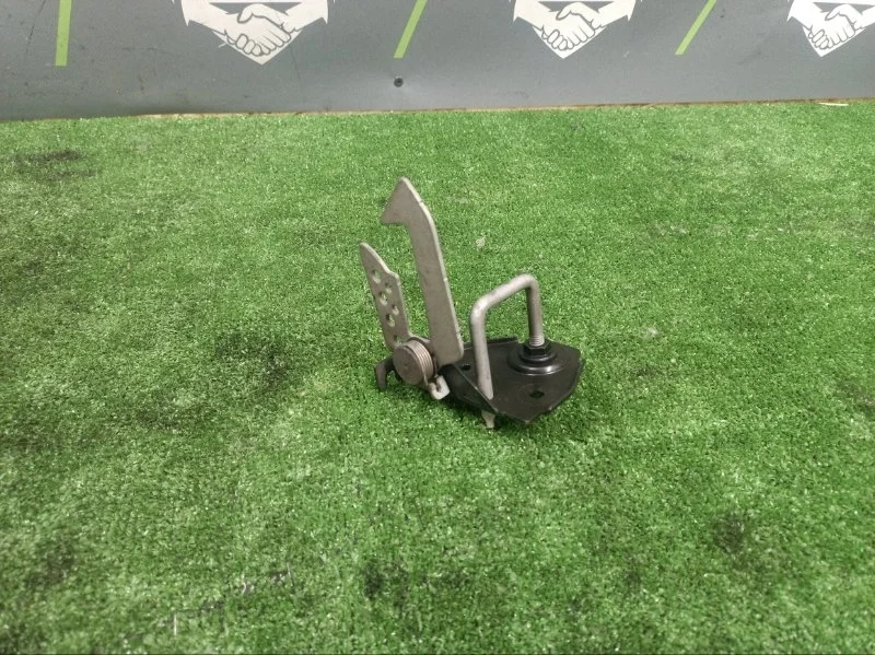 Крюк замка капота Bmw 5-Series 2014 51237183764 F10 N55B30A, передний правый