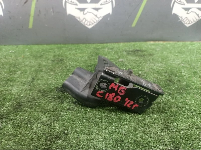 Замок капота Mercedes-Benz C-Class 2012 A2048800064 C204 271.820 M271DE18 EVO