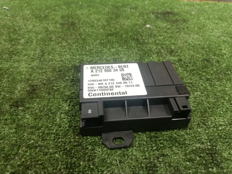 Блок управления топливным насосом MERCEDES-BENZ C-Class 2012 A0009003101 C204 271.820 M271DE18 EVO
