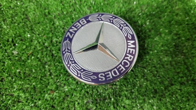 Эмблема Mercedes-Benz C-Class 2012 A2048170616 C204 271.820 M271DE18 EVO, передняя