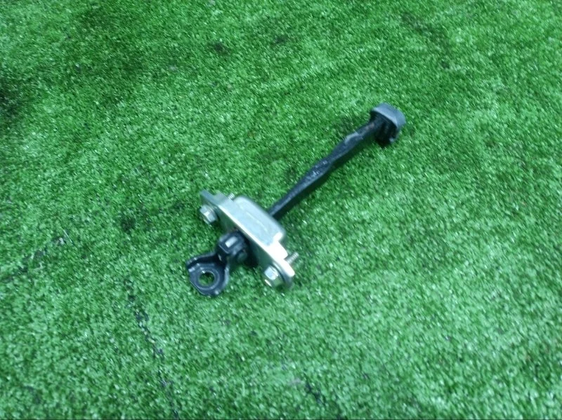 Ограничитель двери LEXUS ES250 2014 6863033100 ASV60 2AR-FE, задний правый