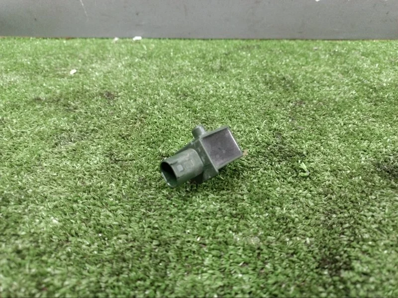 Датчик ускорения MERCEDES-BENZ C-Class 2012 A1729056000 C204 271.820 M271DE18 EVO, передний