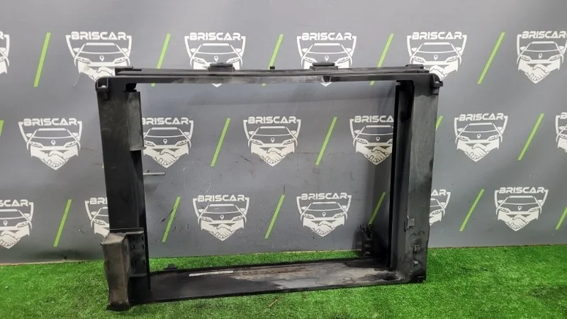 Рамка радиатора BMW 7-Series 2013 17117573264 F02 N52B30A