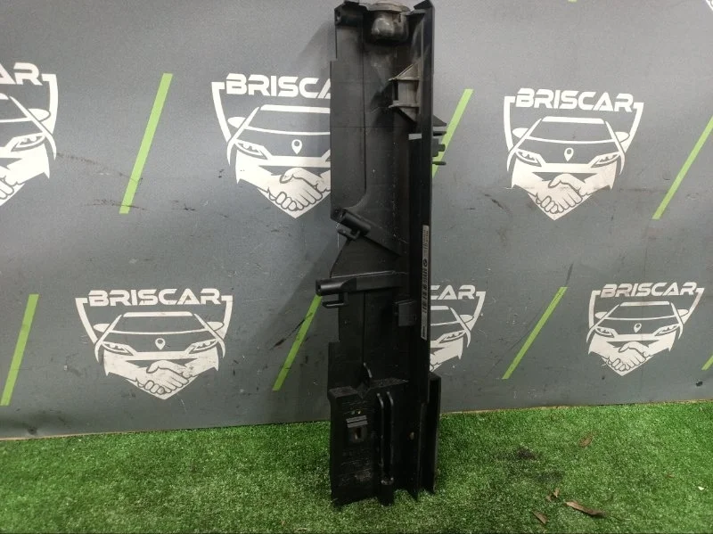 Дефлектор радиатора BMW 3-Series 2014 17117600536 F34 N20B20A, передний левый