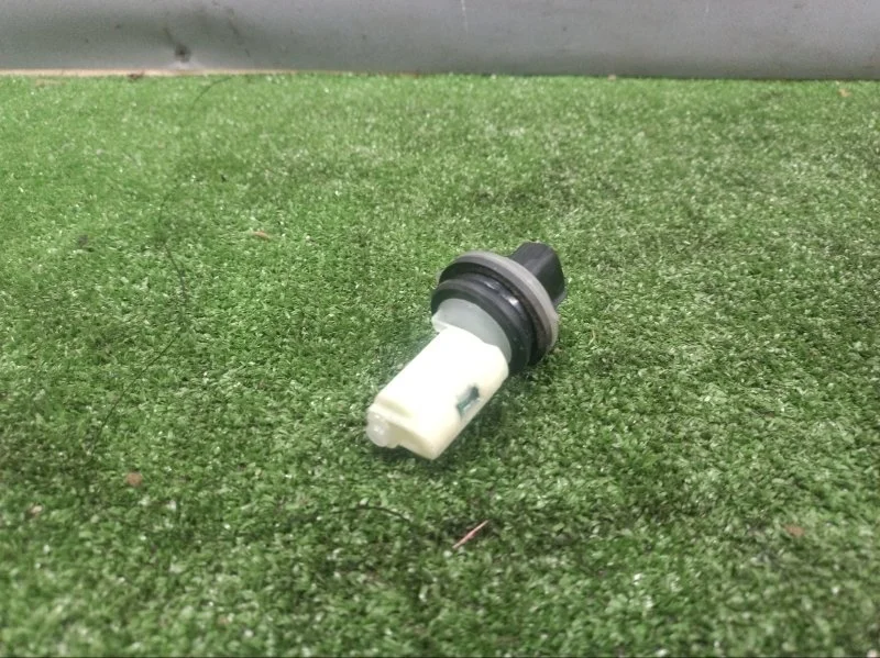 Датчик уровня бачка омывателя LEXUS ES250 2014 8539730400 ASV60 2AR-FE