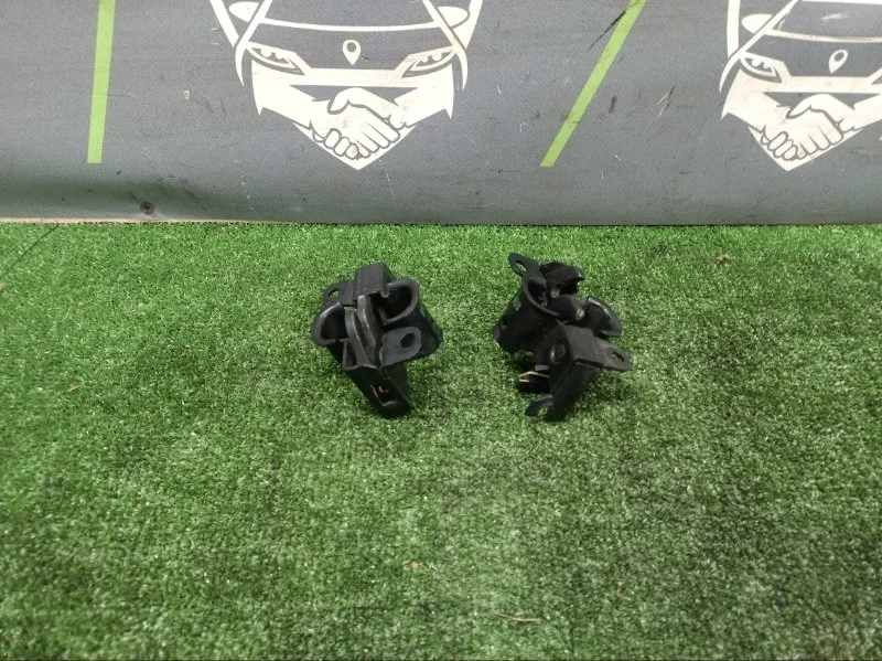 Замок капота Mercedes-Benz Cls-Class 2009 A2198800060 W219 272.964 M272E35, передний