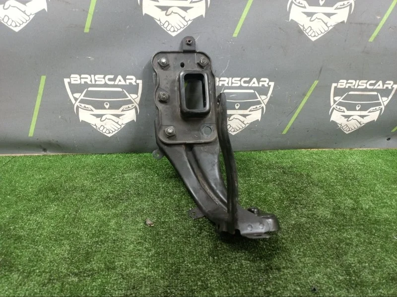 Кронштейн радиатора MERCEDES-BENZ CLS-Class 2009 A2116204431 W219 272.964 M272E35, передний правый