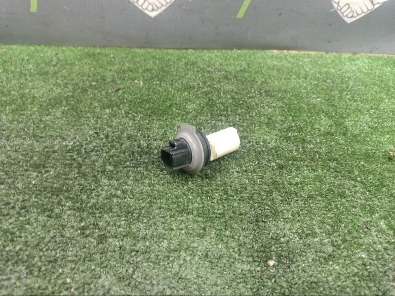 Датчик уровня бачка омывателя Toyota Camry 2014 8539733230 ASV50 2AR-FE