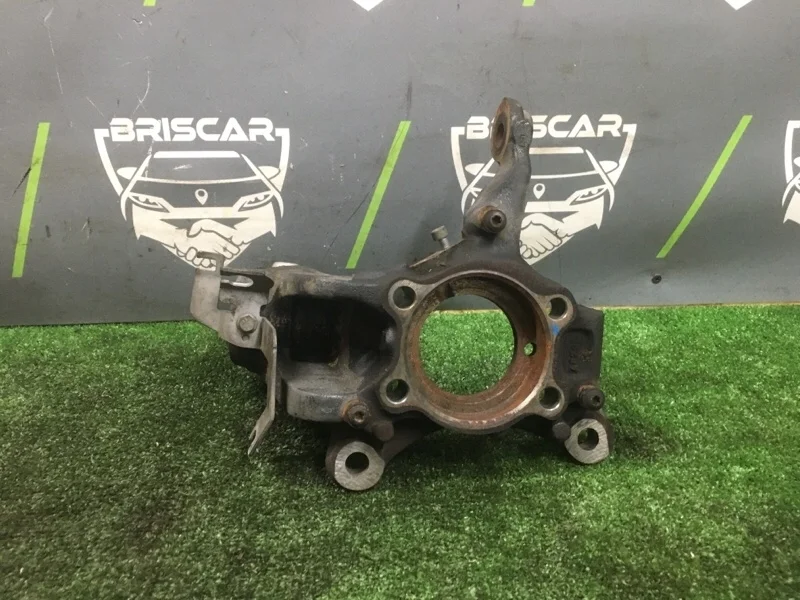 Кулак поворотный Volkswagen Jetta 2013 5C0407255 A6 CAXA, передний левый