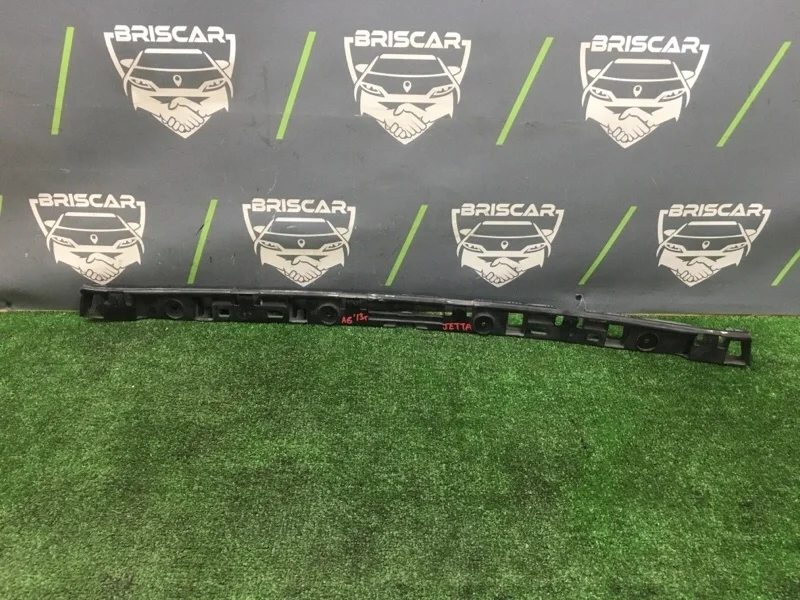 Кронштейн бампера Volkswagen Jetta 2013 5C6807863 A6 CAXA, задний