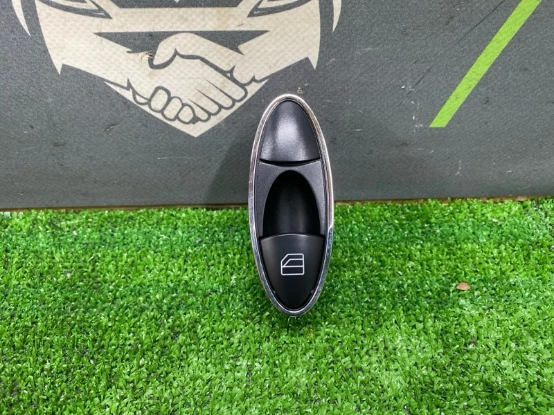 Кнопка стеклоподъемника MERCEDES-BENZ CLS-Class 2009 A2118219958 W219 272.964 M272E35