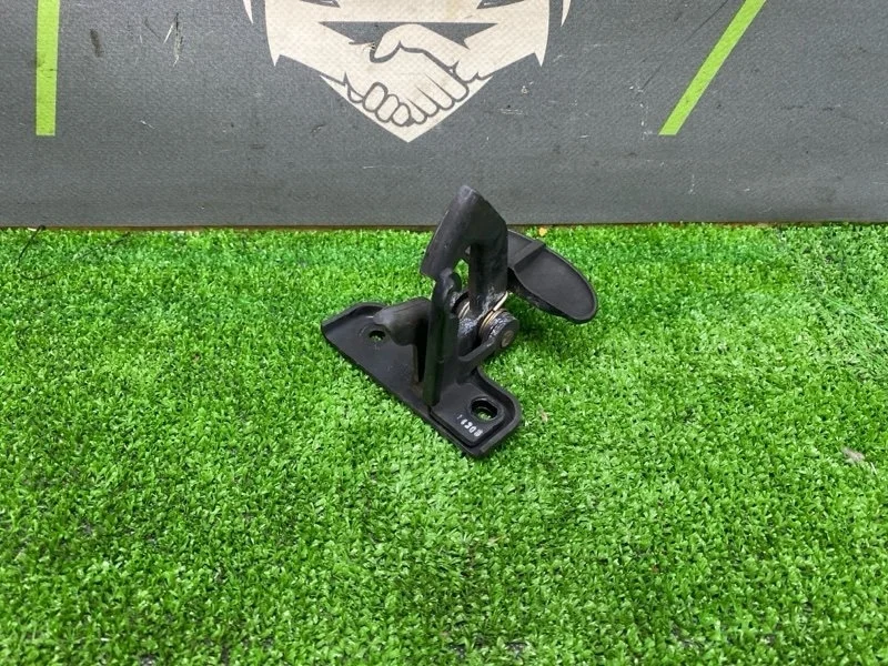 Замок капота Mercedes-Benz Cls-Class 2009 A2198800064 W219 272.964 M272E35