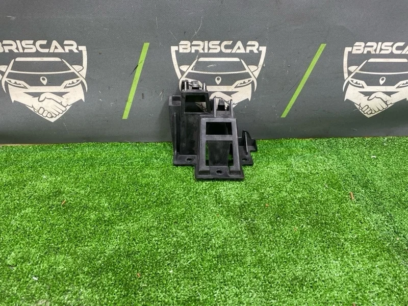 Крепление бампера Volkswagen Jetta 2013 5C6807394 A6 CAXA, заднее правое