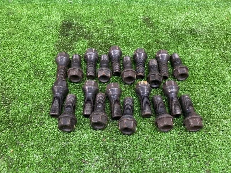 Болт колесный (комплект) BMW 5-Series 2014 36136890324 F10 N20B20B