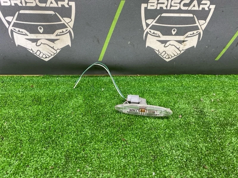 Повторитель поворота в крыло Toyota Camry 2007 8173030131 ACV40 2AZFE, передний правый