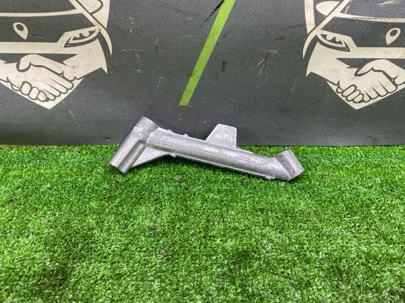 Кронштейн Volkswagen Tiguan 2010 06H129723E 5N CCZC