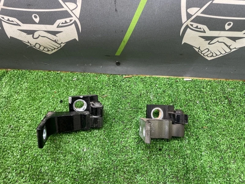 Петля двери Audi A5 2014 8T8833401 8T CDNC, задняя левая