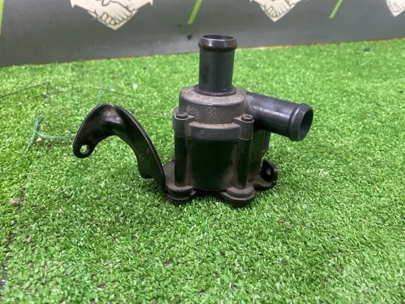 Помпа печки Audi A5 2014 06D121601 8T CDNC