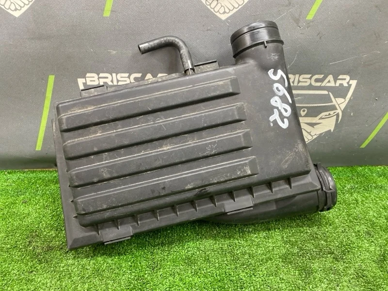 Корпус воздушного фильтра Volkswagen Golf 2015 04E129611G 5G1 CHPA