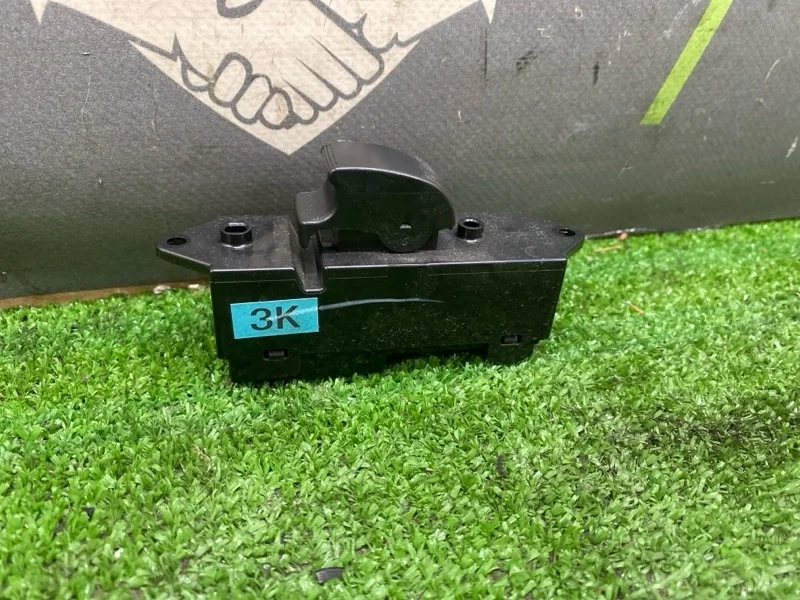 Кнопка стеклоподъемника Mitsubishi Outlander 2010 8608A184 CW5W 4B12, задняя левая