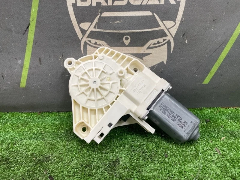 Мотор стеклоподъемника Audi A5 2014 8K0959802A 8T CDNC, задний левый