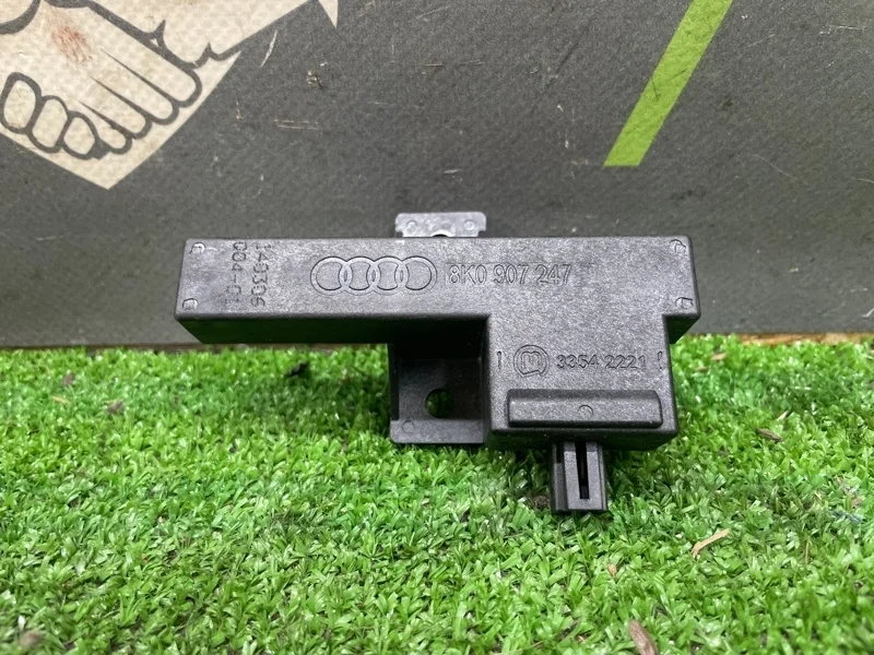 Антенна Audi A5 2014 8K0907247 8T CDNC, задняя левая