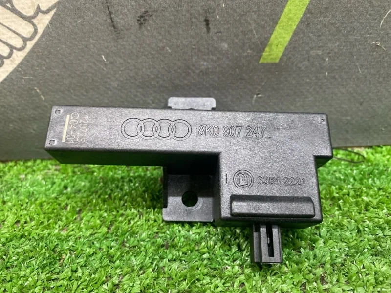 Антенна Audi A6 2012 8K0907247 C7 CHVA, задняя левая