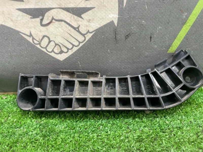 Крепление бампера TOYOTA CAMRY 2007 5253533040 ACV40 2AZFE, переднее правое