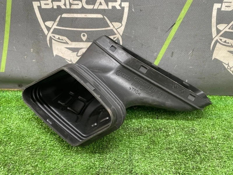 Воздухозаборник Audi A5 2014 8R0129739A 8T CDNC