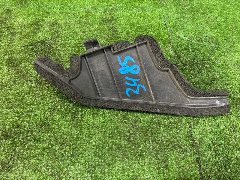 Пыльник крыла TOYOTA Avensis 2003 5315320010 AZT250 1AZFSE, передний правый