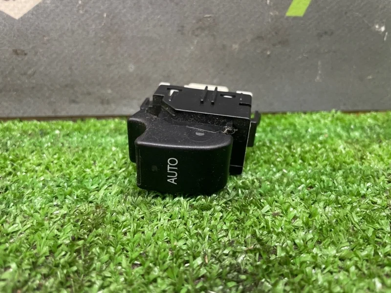 Кнопка стеклоподъемника TOYOTA Avensis 2003 8481005050 AZT250 1AZFSE, задняя правая