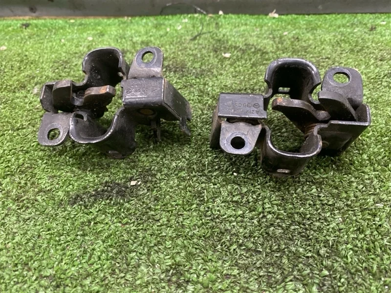 Замок капота Mercedes-Benz E-Class 2005 A2198800160 W211 272922 30 806981 (63Y), передний