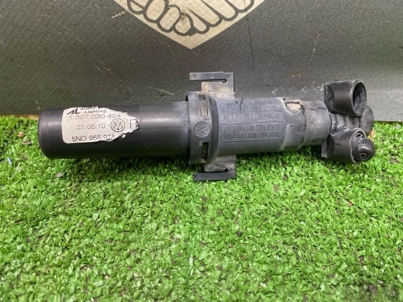 Форсунка омывателя фар Volkswagen Tiguan 2010 5N0955978 5N CCZC, передняя правая