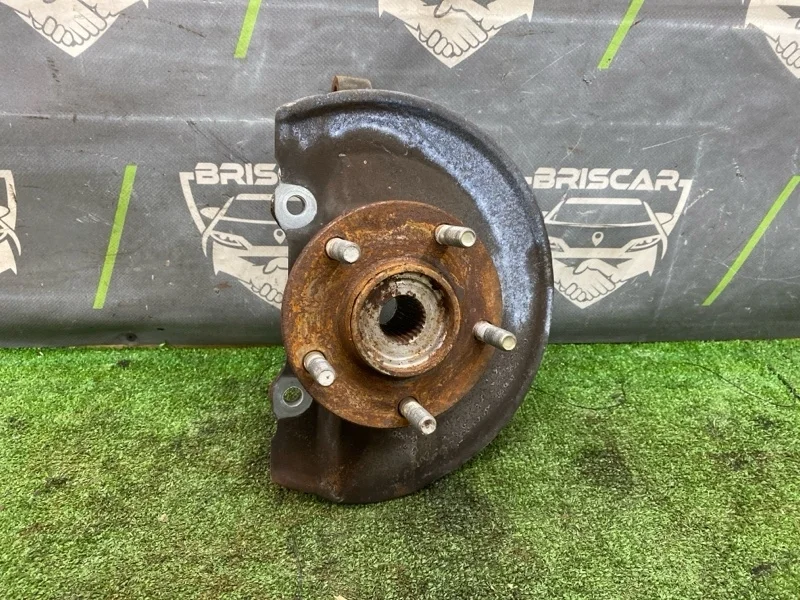 Кулак поворотный Mitsubishi Outlander 2010 3870A007 CW5W 4B12, передний левый