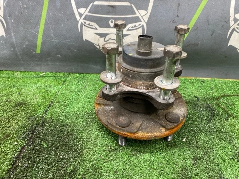 Ступица LEXUS IS250 2008 4356030010 GSE20 4GRFSE, передняя левая