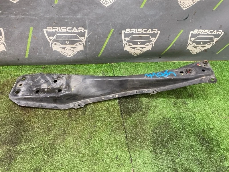 Балка продольная под ДВС Toyota Avensis 2003 5120405051 AZT250 1AZFSE, передняя
