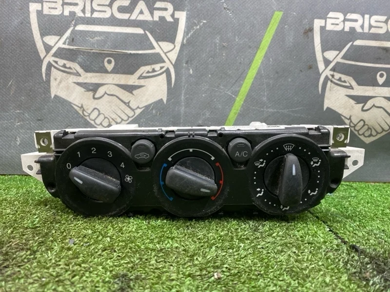 Блок управления климат-контролем Ford Focus 2009 1719798 2 MI4 QQDB 1.8