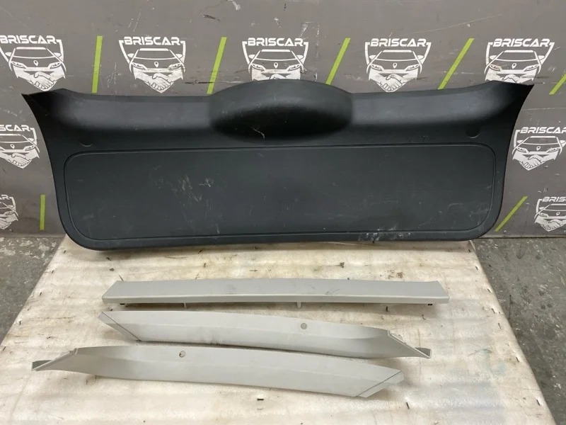 Обшивка двери багажника Ford Focus 2009 1701355 2 MI4 QQDB 1.8