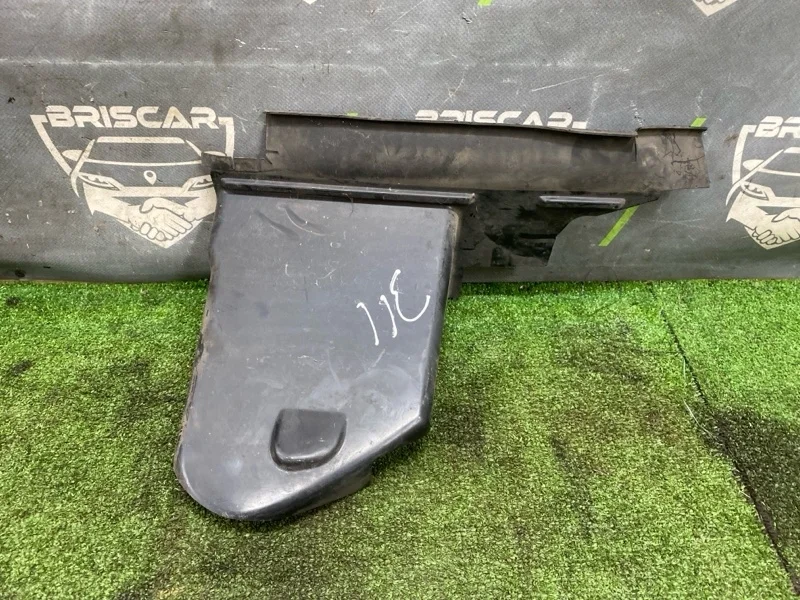 Воздуховод радиатора Ford Focus 2009 1517777 2 MI4 QQDB 1.8, передний правый