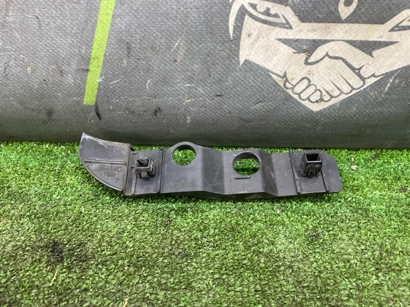 Крепление бампера Hyundai Getz 2005 865921C300 TB G4HG, переднее правое