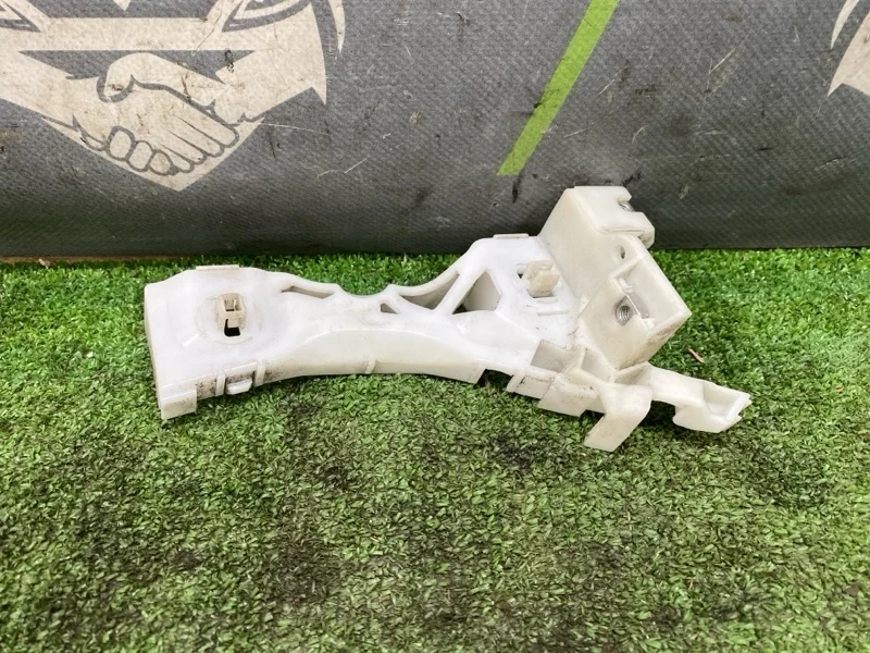 Крепление бампера Mazda Mazda3 2007 BP4K500T1D BK Z6, переднее правое