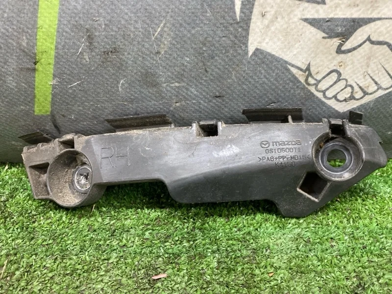 Крепление бампера Mazda Mazda6 2010 GS1D500T1G GH L8, переднее правое
