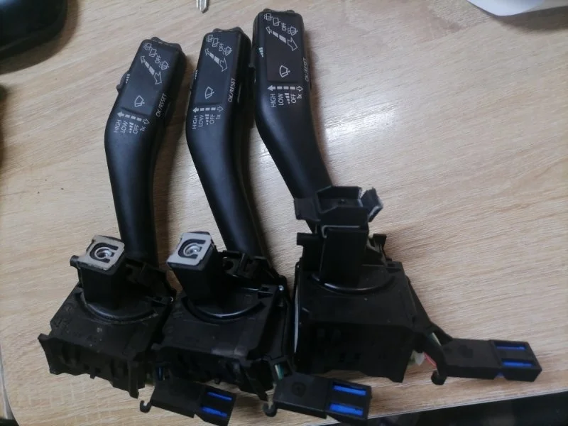 Подрулевой переключатель Volkswagen Jetta 2008 1K2