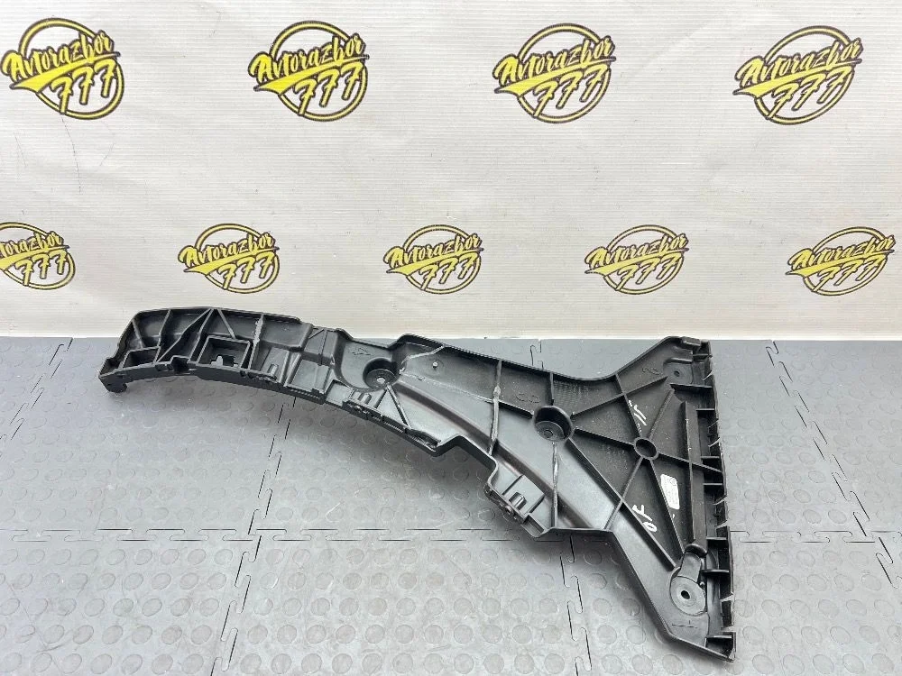 Кронштейн заднего бампера правый Audi Q5 II (2016—2020)