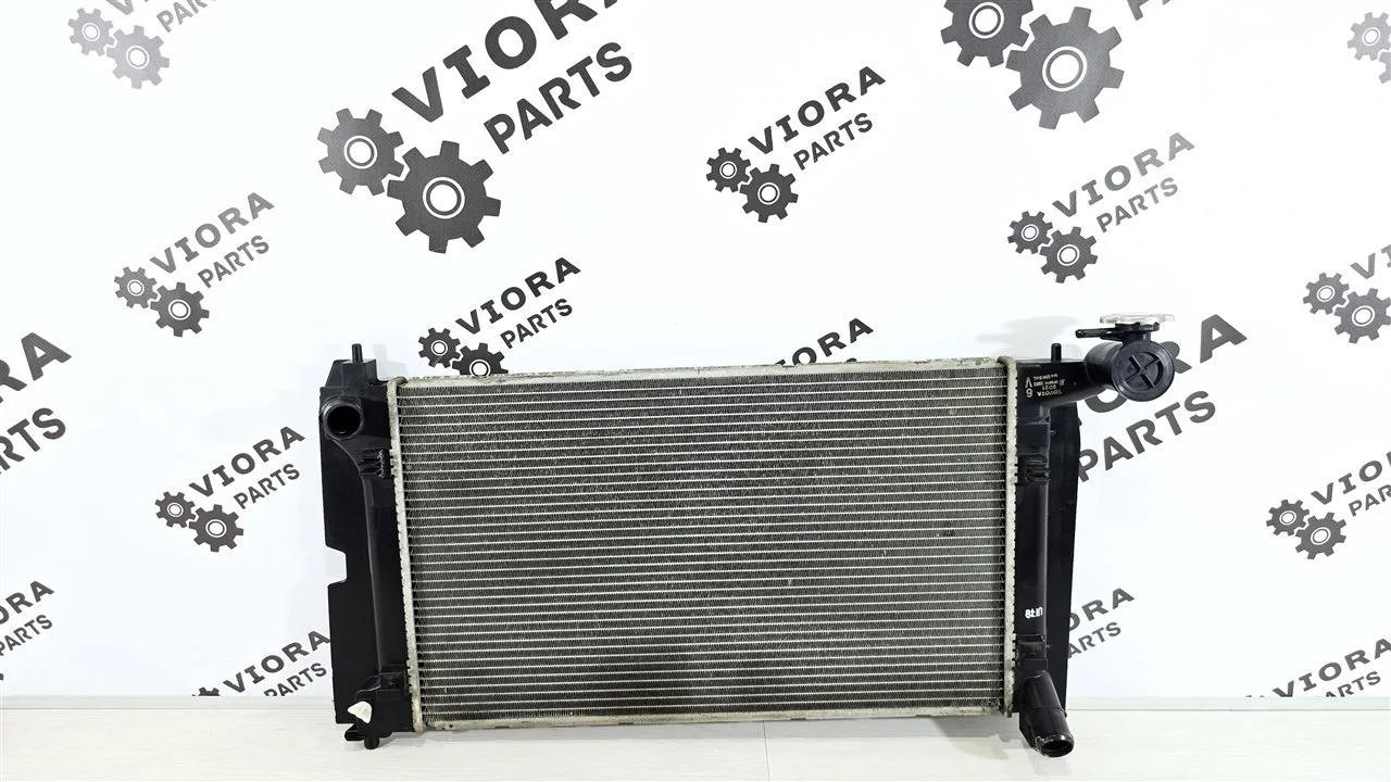 Радиатор охлаждения двигателя Toyota Avensis 2008 164000D210 T250 1ZZFE