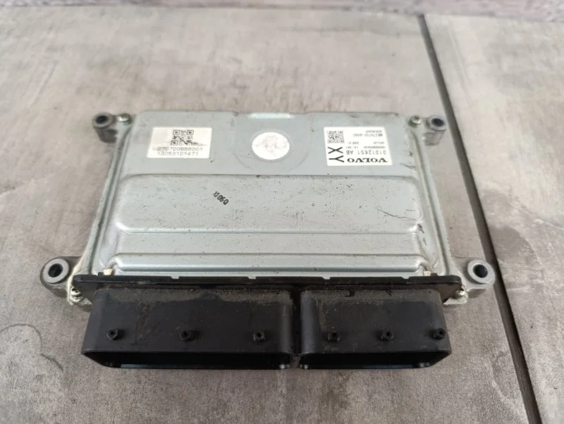 Блок управления двигателем Volvo V40 2014