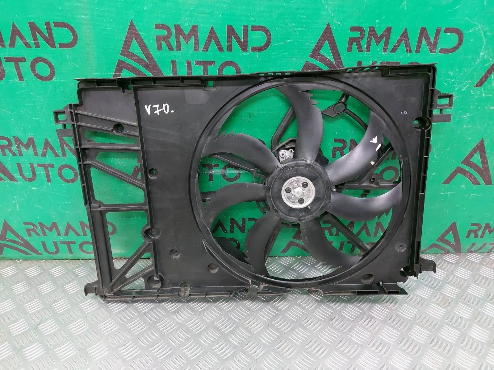 Диффузор радиатора Toyota Camry 2017-нв 8 XV70