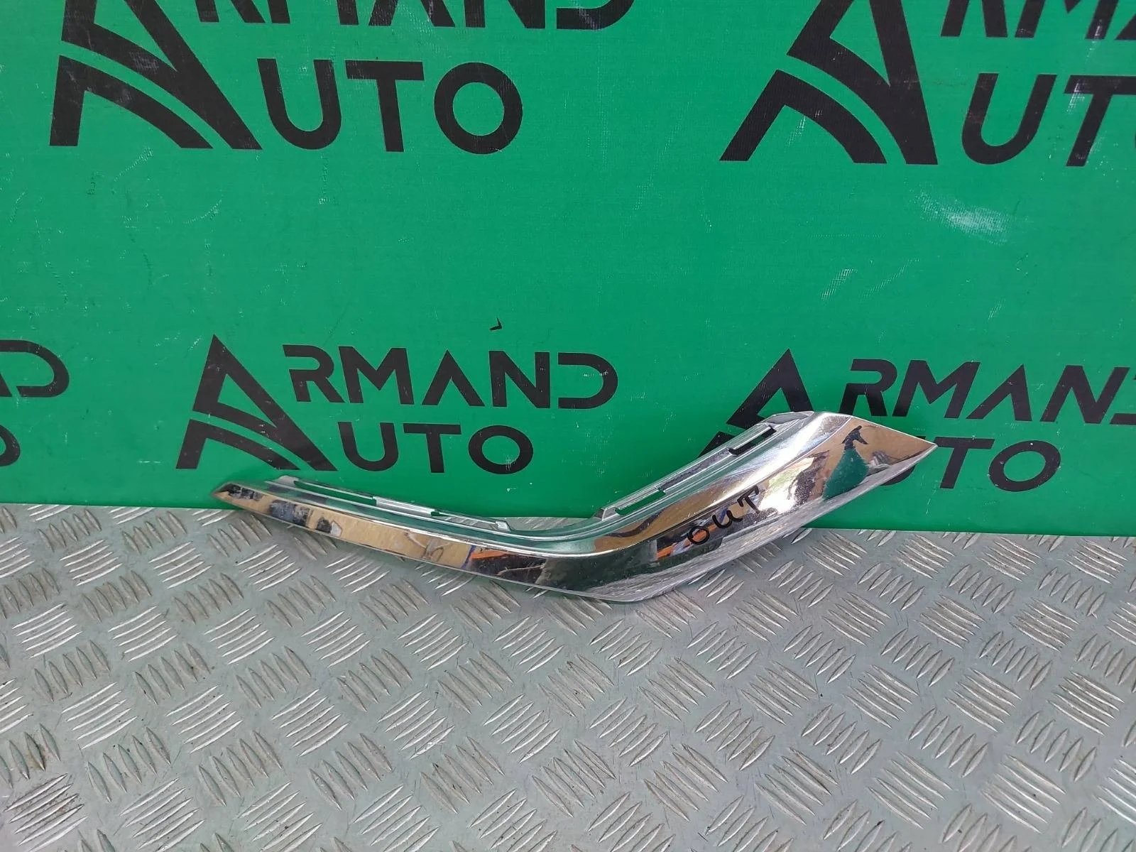 Накладка бампера Mitsubishi Outlander 2015-нв 3