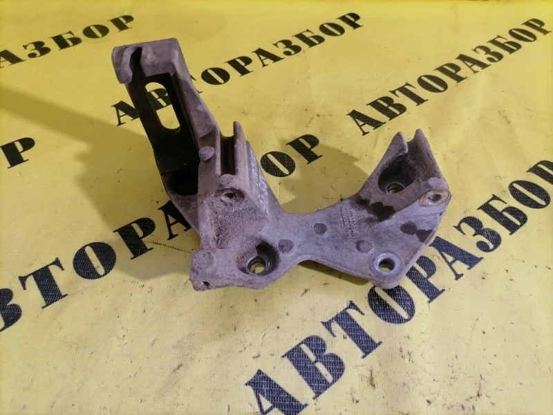 Кронштейн генератора RENAULT LOGAN 2 2014-2022 2017 117102094R СЕДАН 1.6 H4M438 113 Л/С H4MD438 H4M