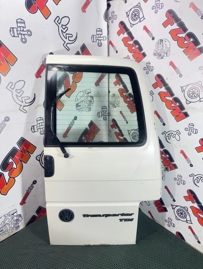 Дверь Volkswagen Transporter 701827104D T4, задняя правая